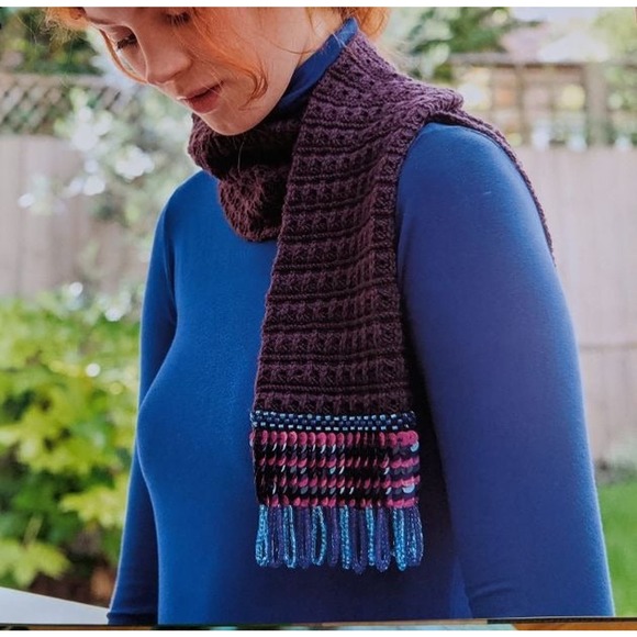 25 Beaded Knits Pattern Book - Picture 6 of 7